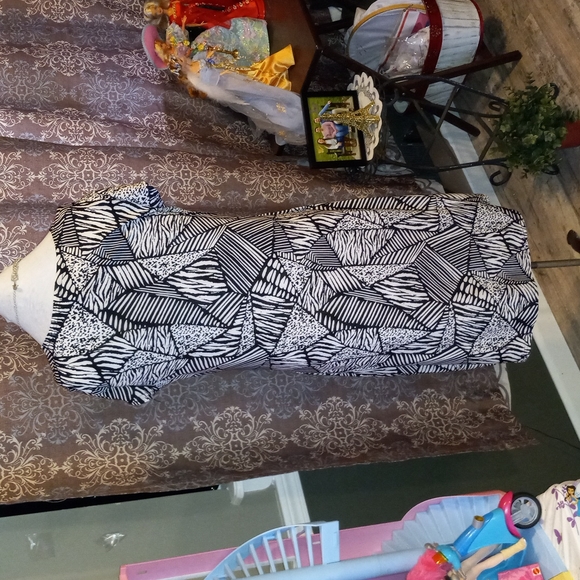 Cap sleeve dress - Picture 4 of 6